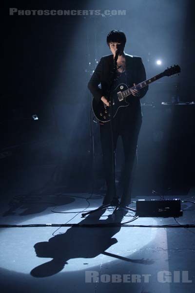 THE XX - 2012-09-06 - PARIS - Cirque d'Hiver Bouglione - Romy Madley Croft